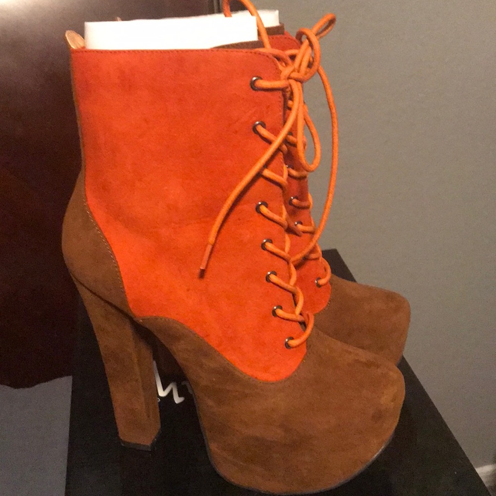 Shoes - Picture 2 of 4